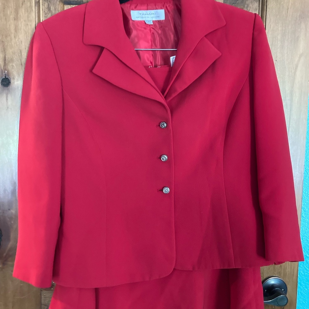 Tahari size 12
